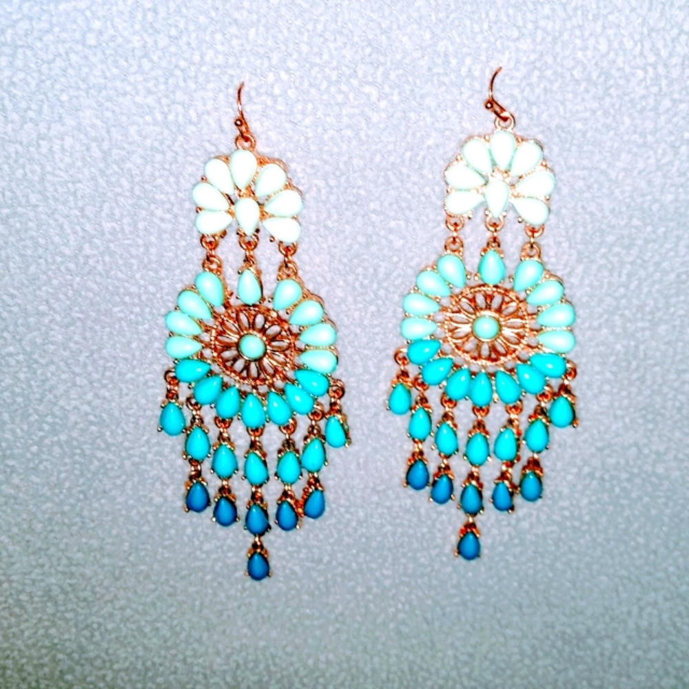 Beautiful Boho Vintage Dangle Earrings! Length, 4"